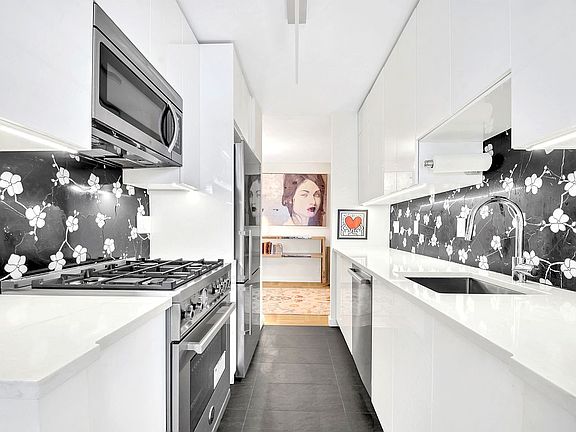 4th image of 205 3rd Ave APT 5N