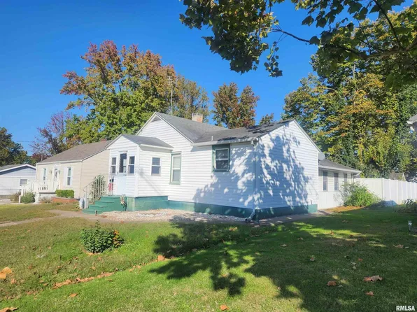 306 S Beaucoup St, Pinckneyville, IL 62274