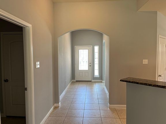 2nd image of 2304 Sablewood Dr