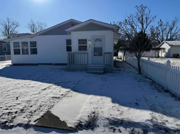 2233 W 11th St, Muncie, IN 47302