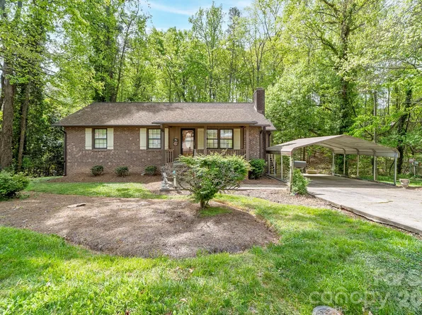 412 E Poplar St, Stanley, NC 28164