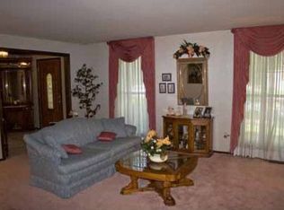 45 W Brookline Dr, Laurel Springs, NJ 08021