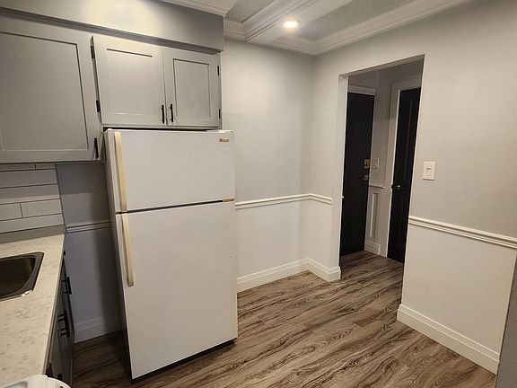 3rd image of 340 Campbell Ave Unit 104