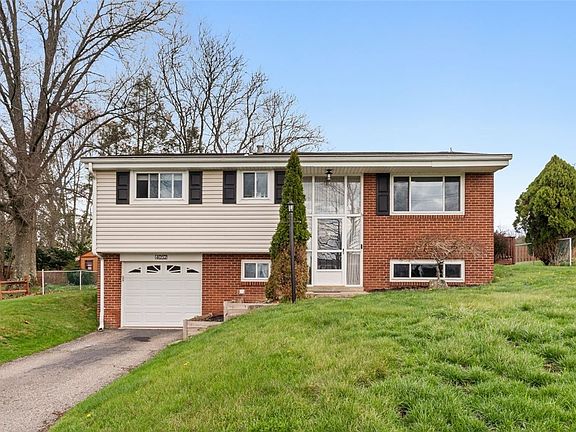 2nd image of 4052 Crestwood Dr