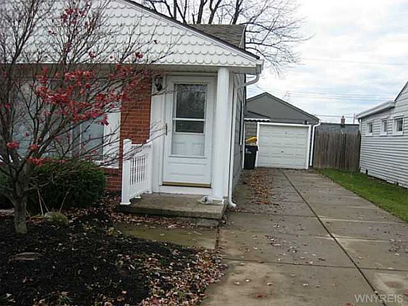 2nd image of 20 Kelvin Dr