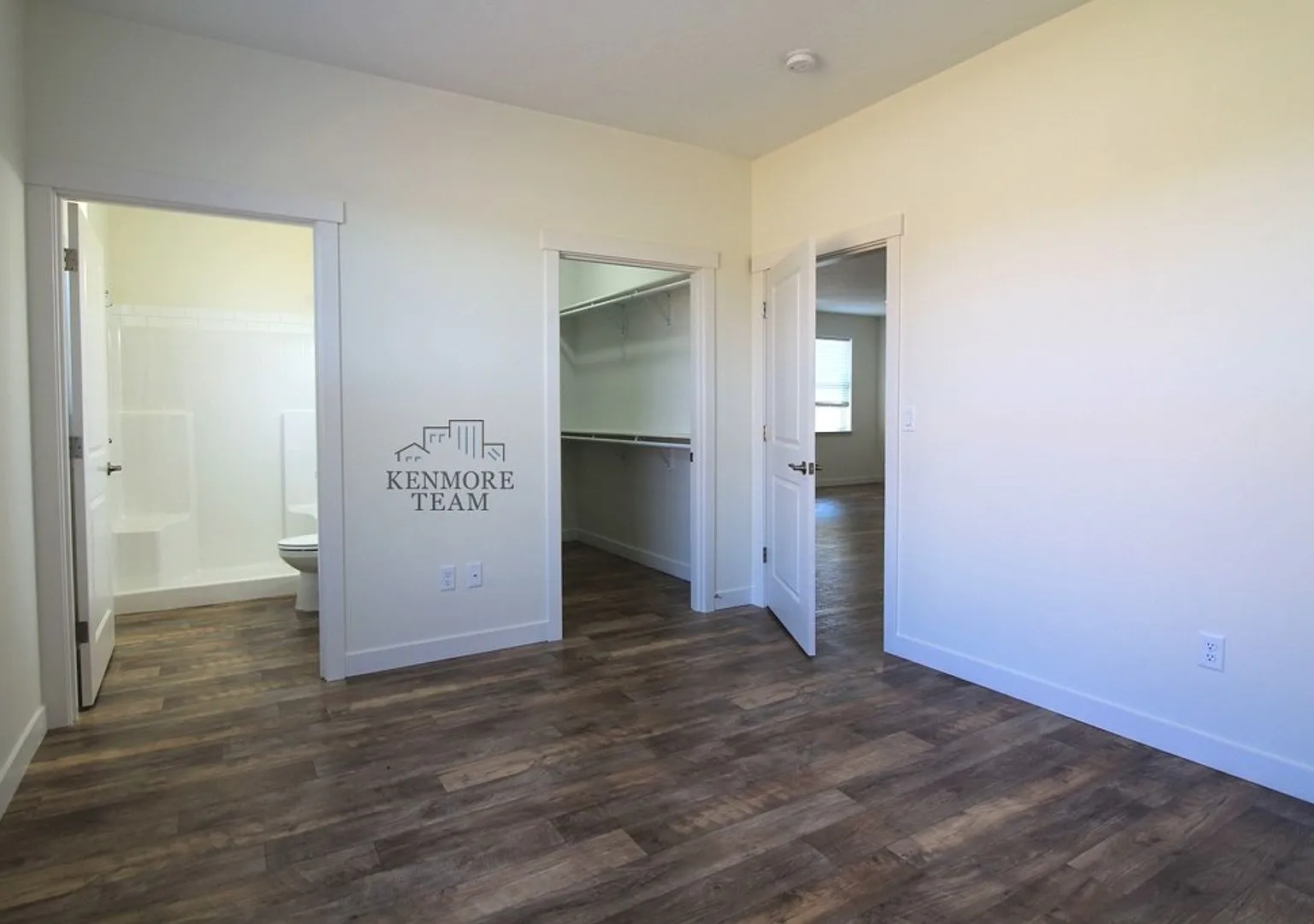 3 Bed, 2.5 Bath Townhome in Kennewick — Photo 3
