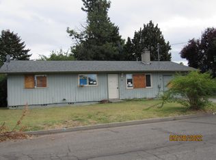 1135 SW Cottonwood St, Grants Pass, OR 97526