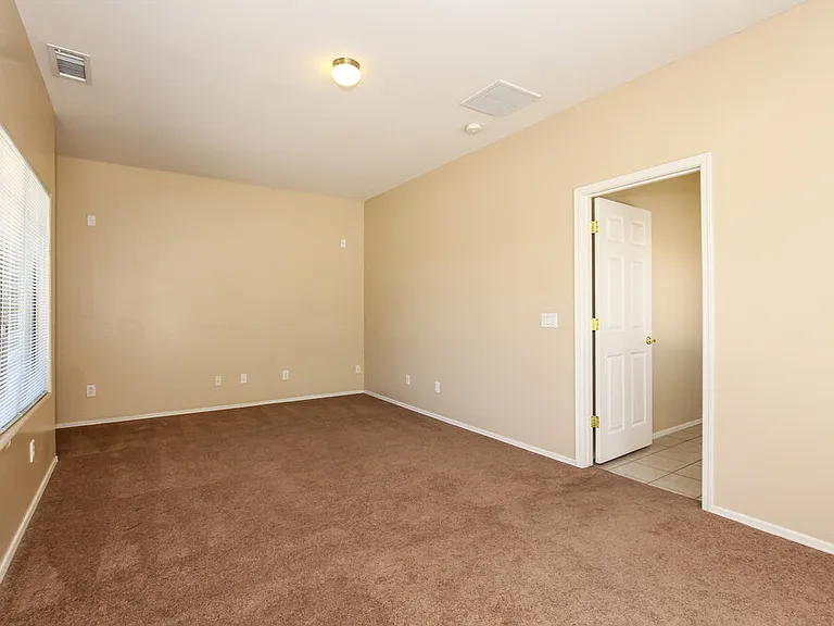 5245 W Bowker St — Photo 11