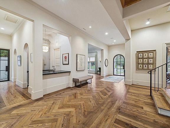 5th image of 3818 Del Monte Dr