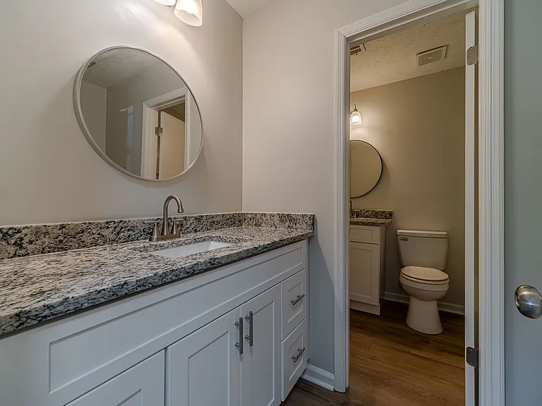 594 Harvard Dr — Photo 13