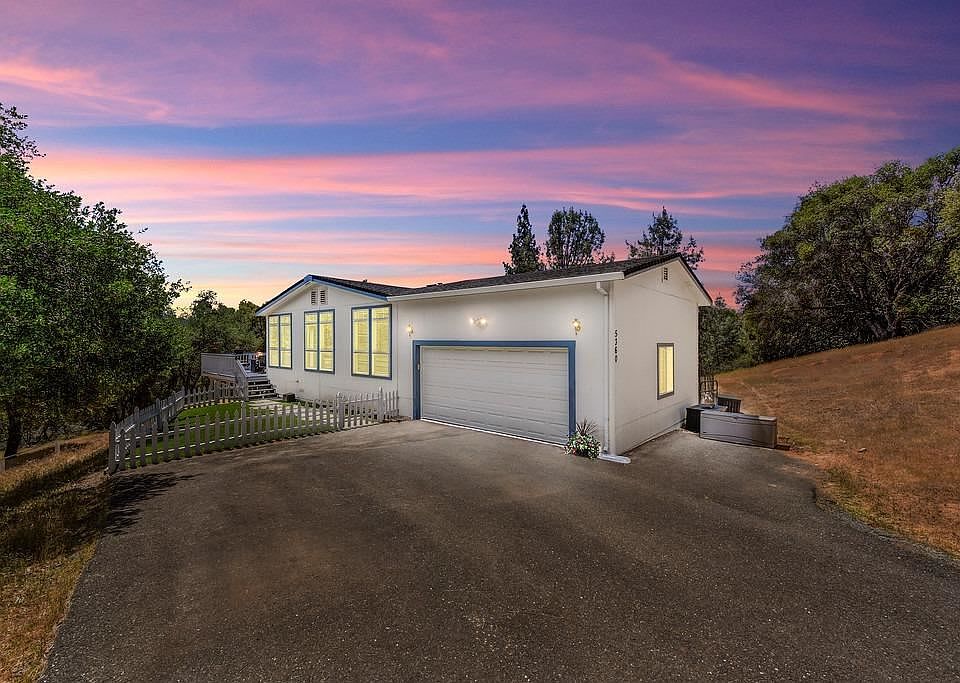 1st image of 5360 Oak Leaf Cir