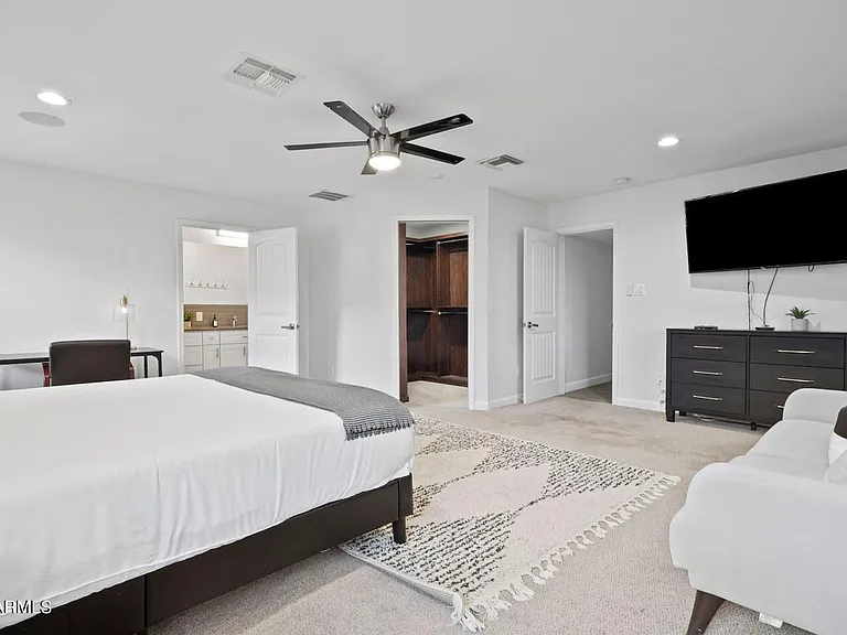 8336 E Sells Dr — Photo 13