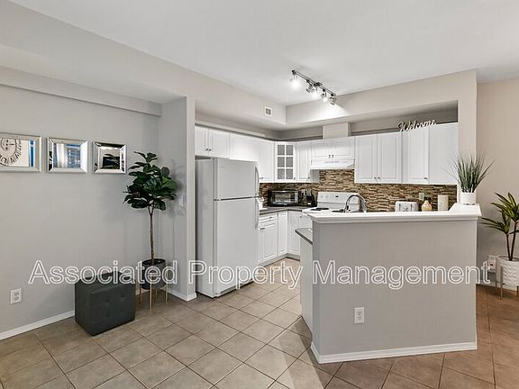 2nd image of 1088 Sunset Dr Unit 644