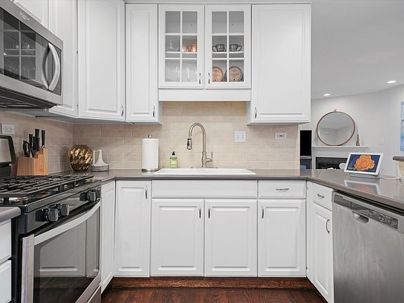 5th image of 2724 N Dayton St APT C
