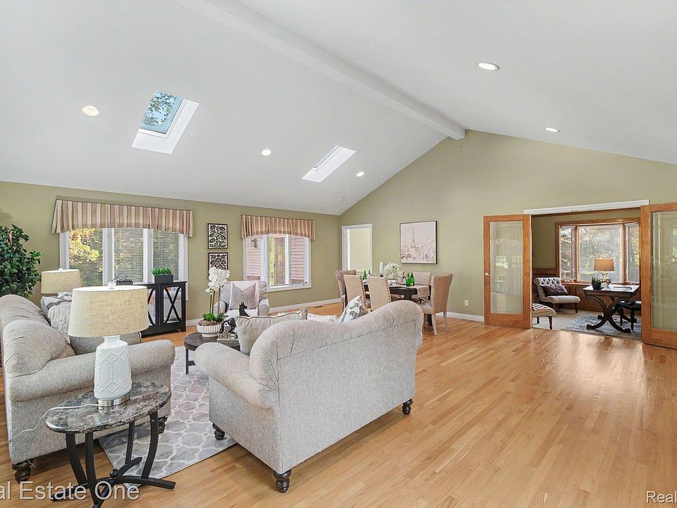9243 Sherwood Dr, photo 4