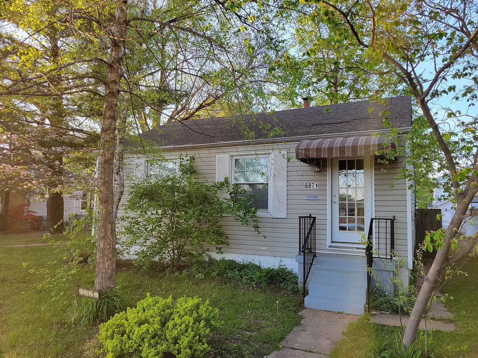 6971 Lansdowne Ave photo 1