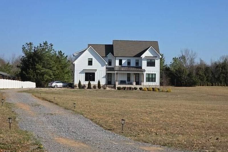 1st image of 4873 Bradyville Pike