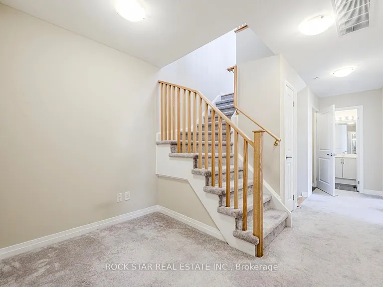 670 Atwater Ave #16 — Photo 32
