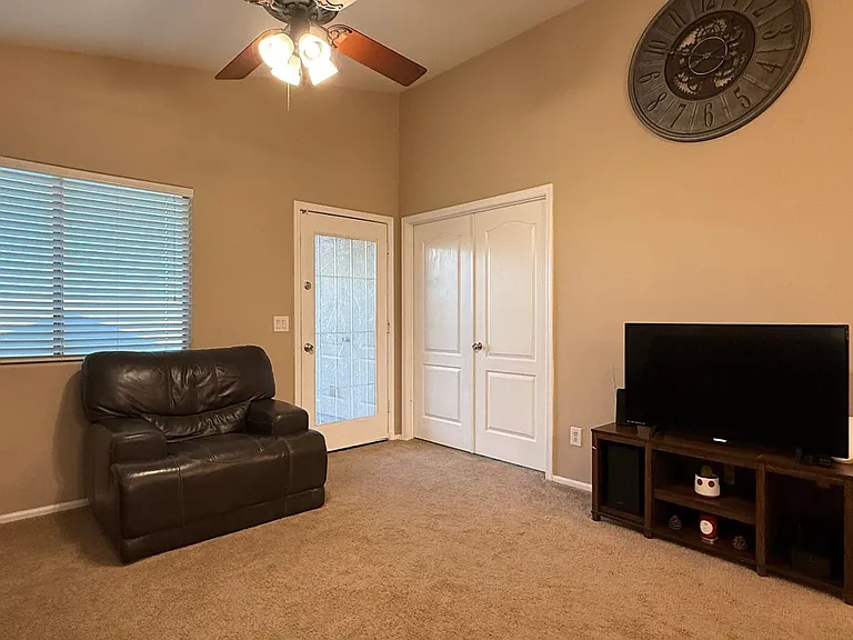4533 S 236th Dr — Photo 7