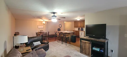 1160 W Elm St Photo 1