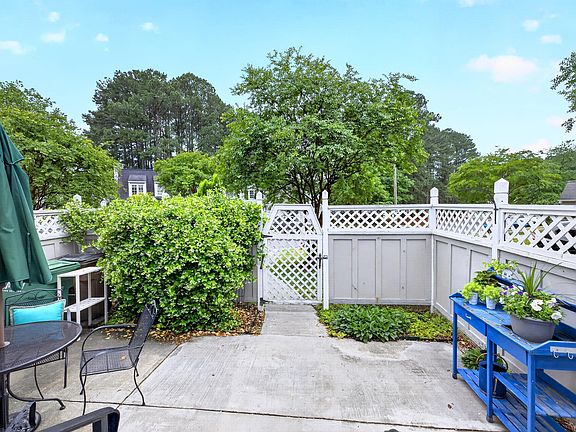 4th image of 104 Spring Cove Dr