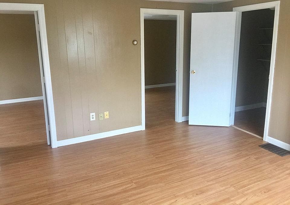 2nd image of 85 Massasoit St APT 3