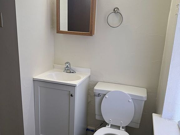 5th image of 1035 S 17th St APT C4