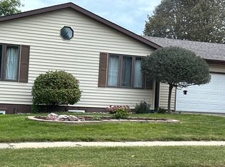 2606 William Cir, Yankton, SD 57078