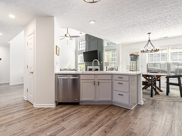 11009 Symington Cir — Photo 16