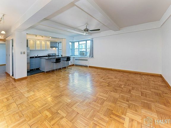 2nd image of 530 Grand St APT E10g