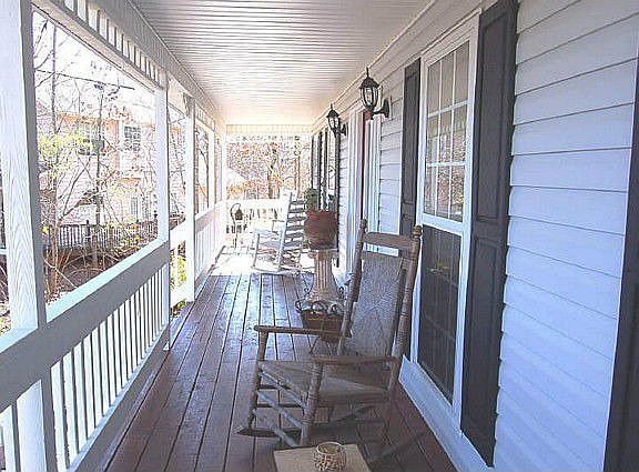 4th image of 317 Dunesbury Ln