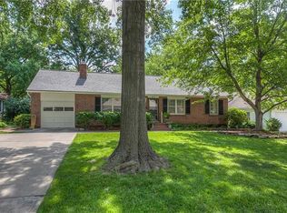 8805 Foster Ln, Overland Park, KS 66212