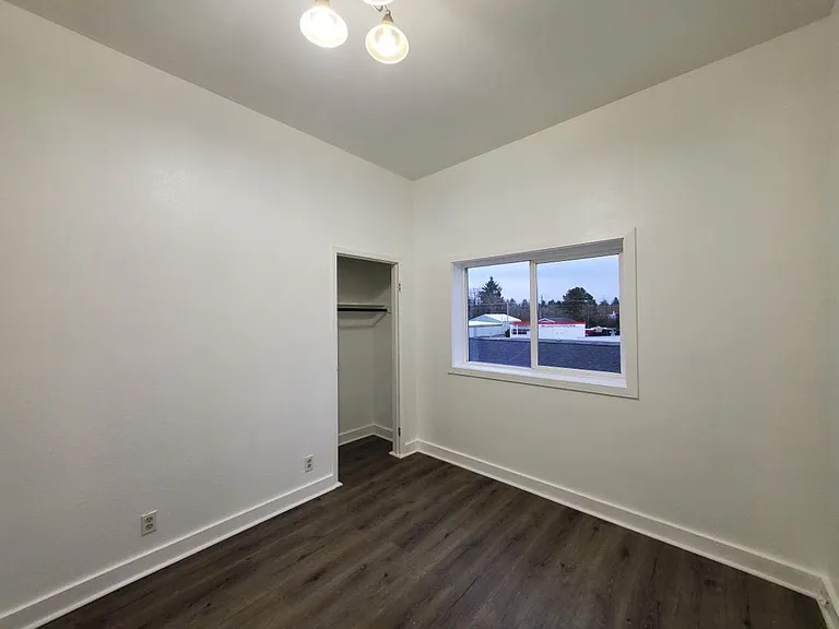 87 NE Harbor Ct — Photo 10