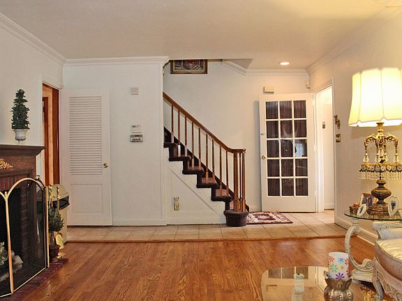 Foyer - Living Room