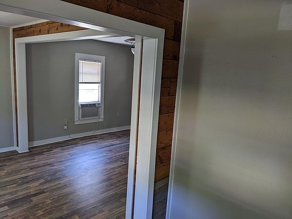5th image of 507 SW 5th Ave