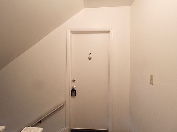 5th image of 205 S Willow St APT D