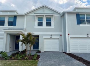 594 Salisbury Cir, Fort Pierce, FL 34982