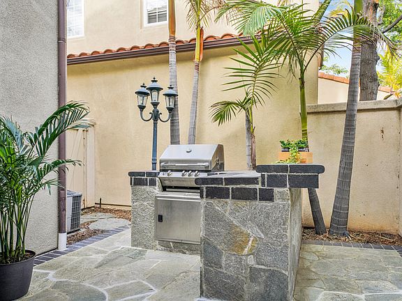 Easy to maintain backyard and BBQ