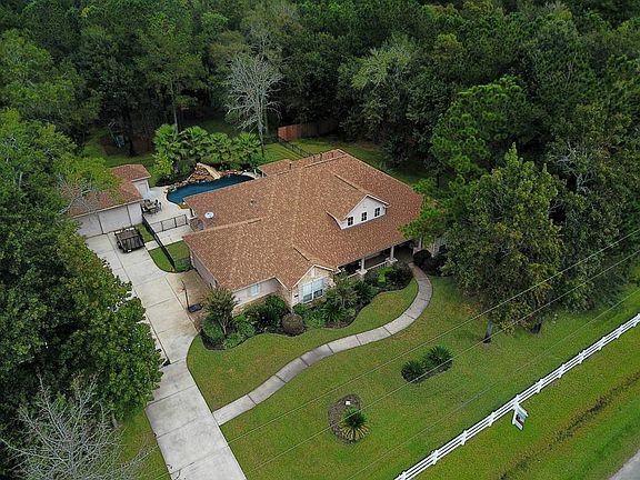 2nd image of 12302 Pin Oak Dr