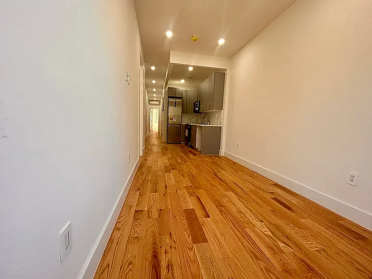 71 Schaefer St #2B — Photo 3