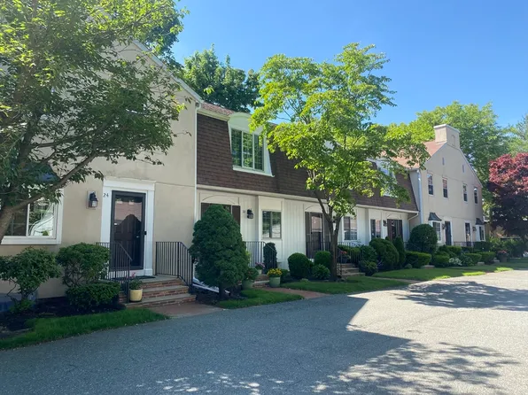 22 Denmark Ln #22, Needham, MA 02492