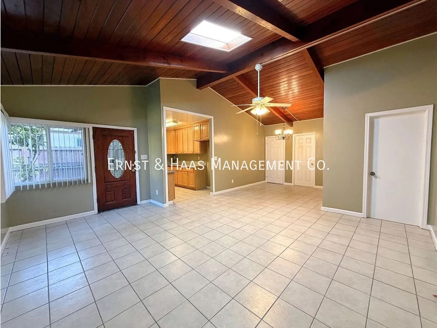 Lovely 3-Bedroom, 1-Bathroom Apartment Home with Open-Beam Ceilings! — Photo 3
