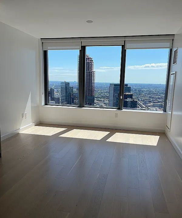 1st image of 3 Court Sq APT 5605