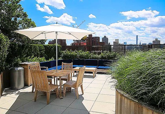 3rd image of 130 W 25th St #9D