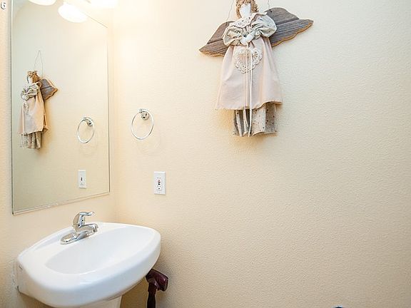 2nd image of 3212 N Arlington Pl