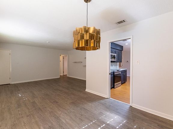 4th image of 3031 Mesa Dr
