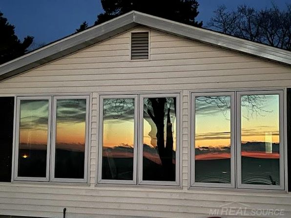 1951 S Lakeshore Rd, Carsonville, MI 48419