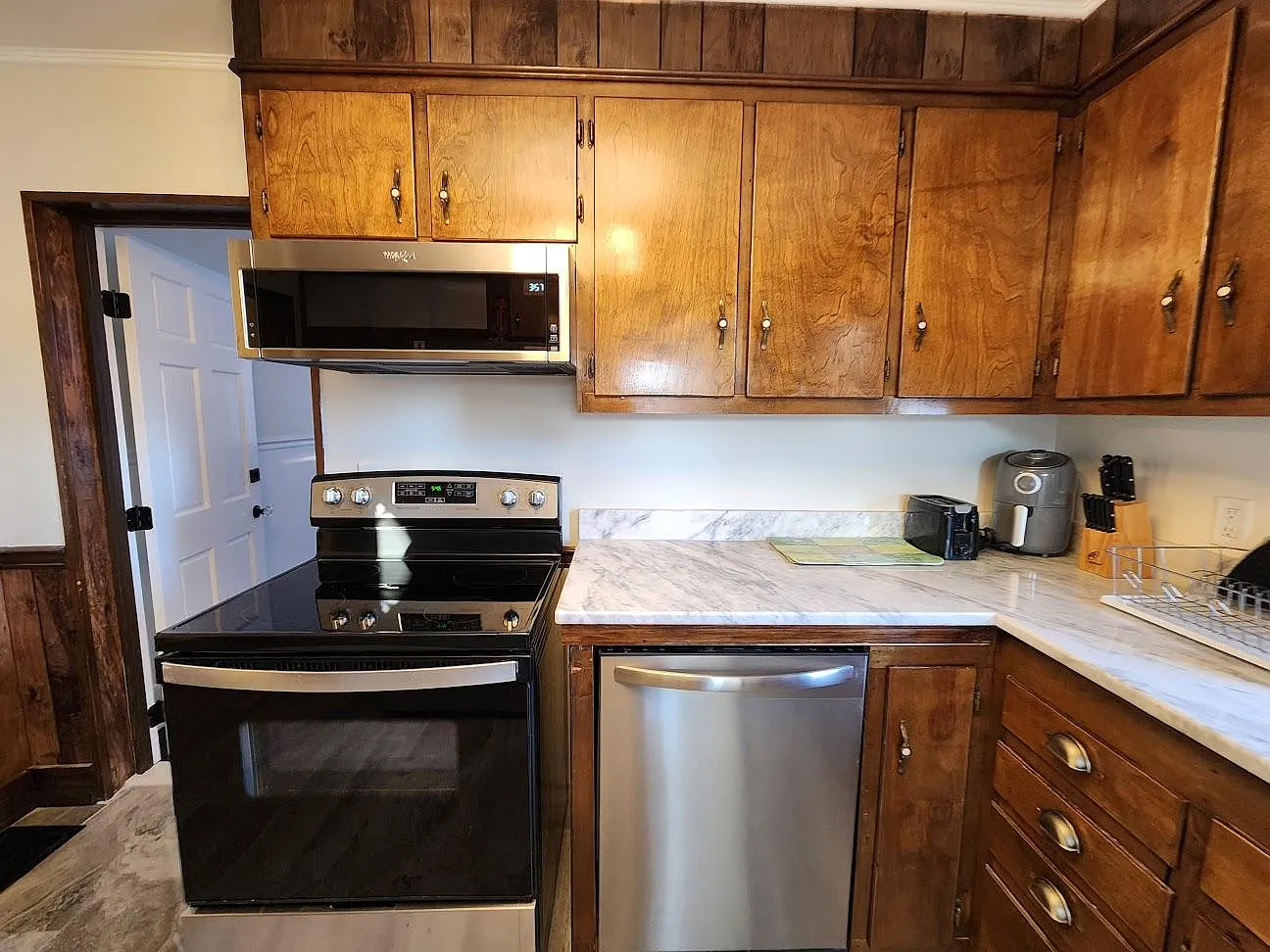5 bed, 1837 sqft, $650 — Photo 3