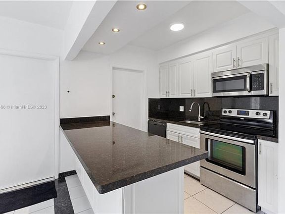 4th image of 7725 Carlyle Ave APT 12