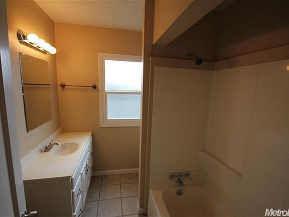 5th image of 2077 W South Tuxedo Ave